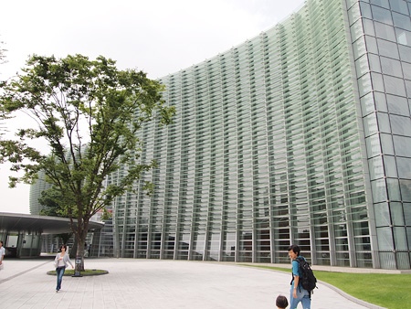 国立新美術館